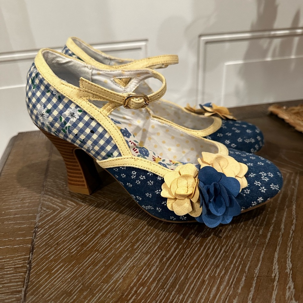 Charming Blue and Yellow Floral Heels